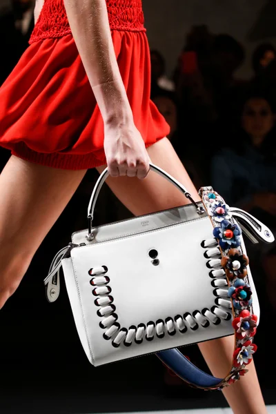 Look 3